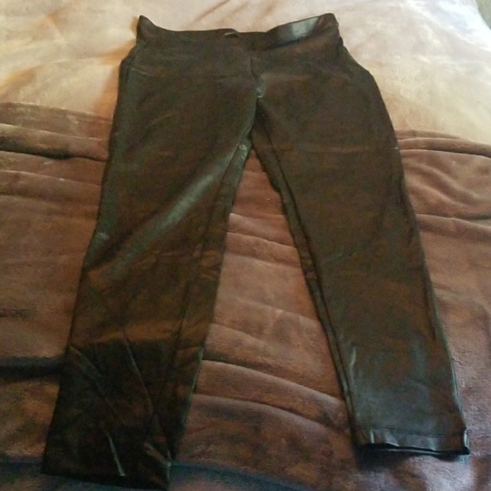 Leather-like leggings